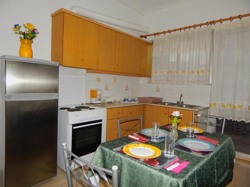 Cozy Apartment For 2-5 People-Center Tripoli 1 Εξωτερικό φωτογραφία